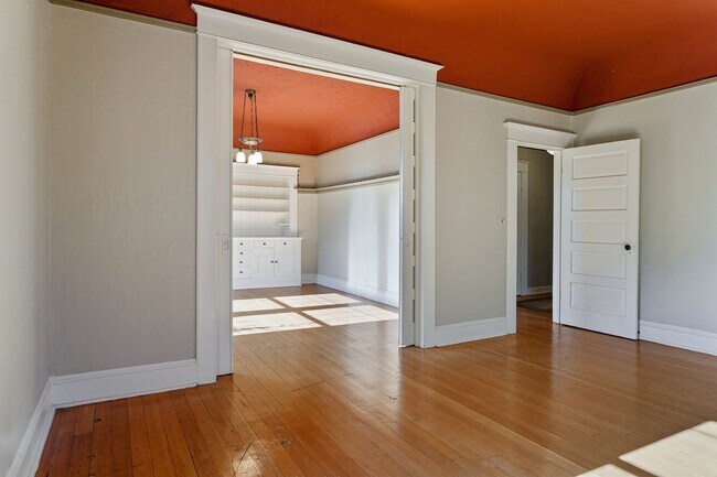 Building Photo - 2129NW