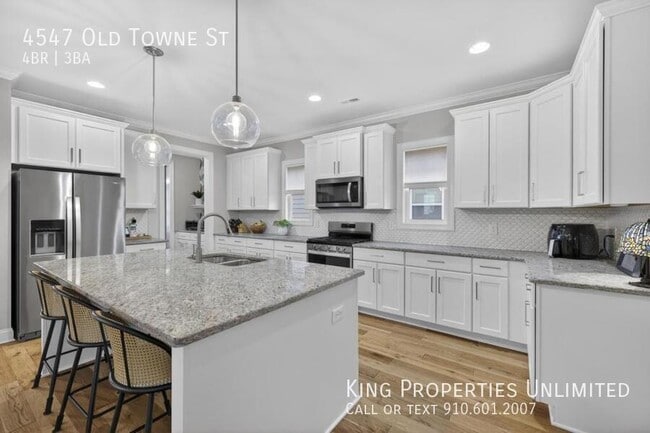 Building Photo - 4547 Old Towne St