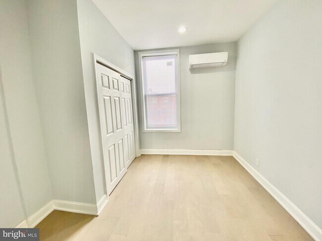 Building Photo - 1247 Snyder Ave