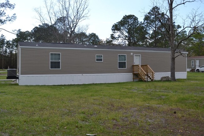 Building Photo - 100 Garlington Cir