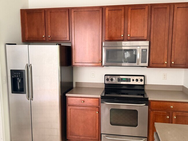 Building Photo - 8742 Appledale Dr