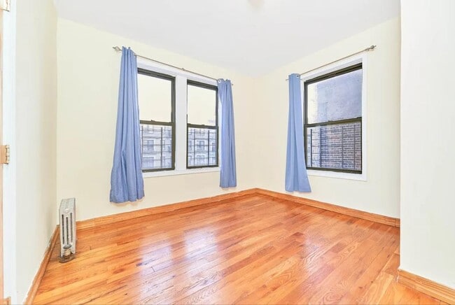 Building Photo - 501 W 135th St