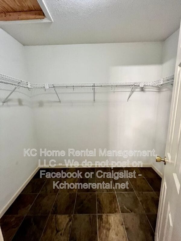 Building Photo - 6836 N Olive St