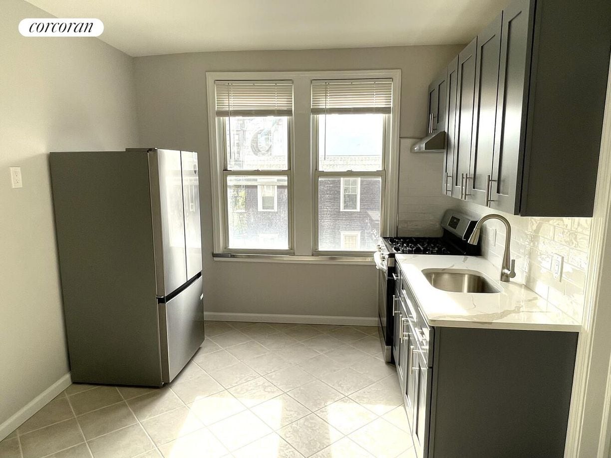 Building Photo - 314 Humboldt St