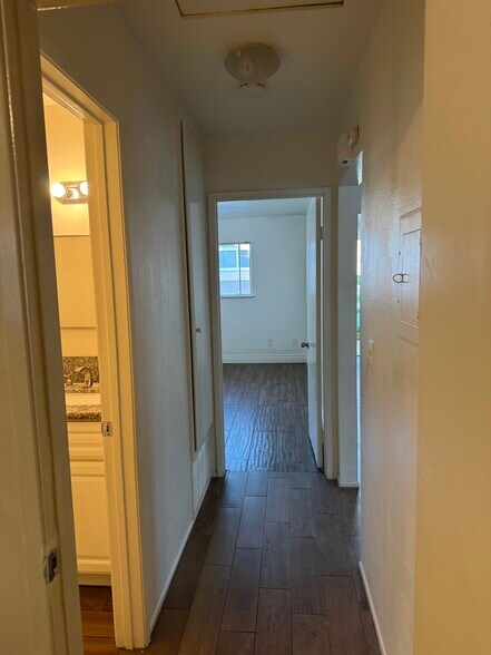 Building Photo - 7741 Newman Ave