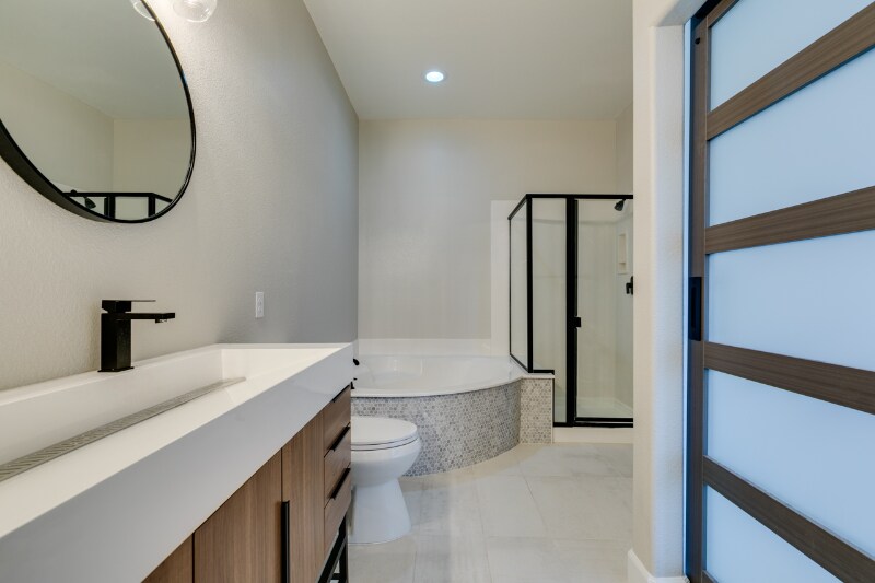 Building Photo - 10908 Royal Highlands St