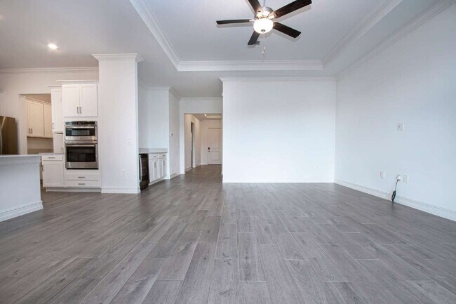 Building Photo - Spacious Like New 4-Bedroom Oasis with 3 Full Baths in Palmetto - Available NOW