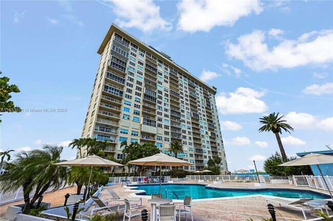 Building Photo - 11111 Biscayne Blvd
