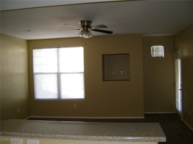 Building Photo - 5855 Valley Dr