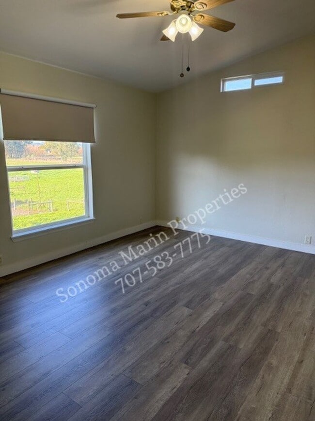 Building Photo - Great Single Level Home in the Country ~ West Petaluma ~ 2bd/2ba with Large Bonus Room
