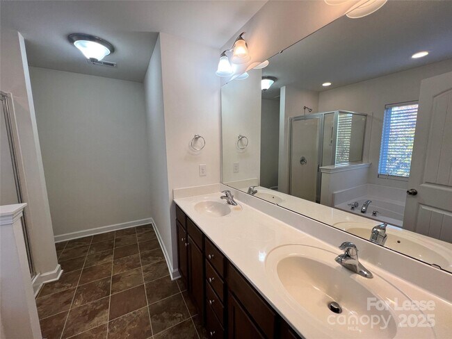 Building Photo - 17208 Caldwell Track Dr