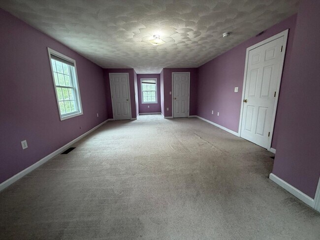 Building Photo - 107 Charant Rd