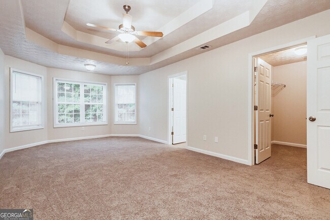 Building Photo - 35 Spring Valley Keep