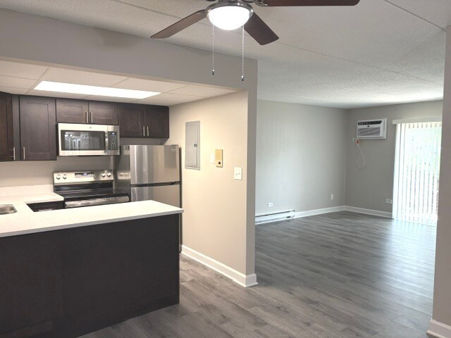 Building Photo - 230 Springhill Dr