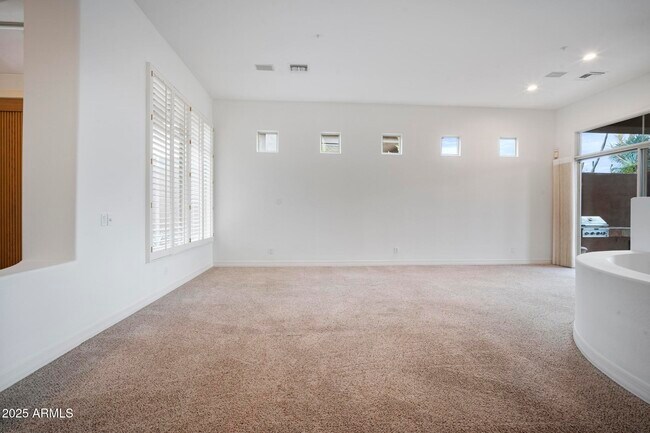 Building Photo - 9359 E Cavalry Dr