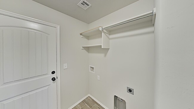 Building Photo - Very Nice 4 Bedroom 2 Bath Home in Mustang...