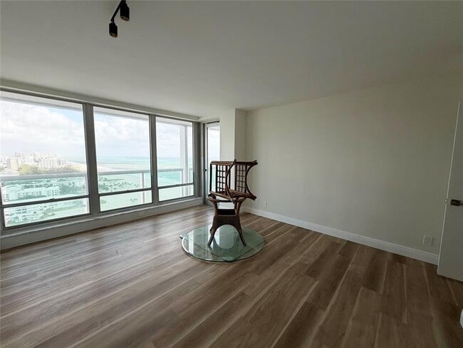 Building Photo - 2100 S Ocean Ln