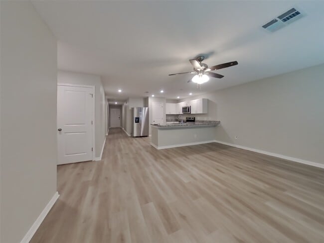 Building Photo - 10050 Cerritos dr