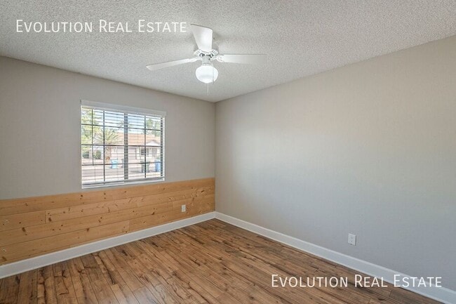 Building Photo - 6443 E Sandra Terrace