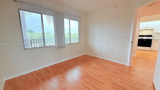 Building Photo - 12651 SW 16th Ct