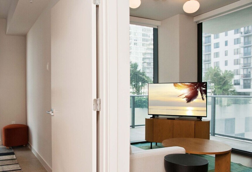 Building Photo - 11 NE 6th St