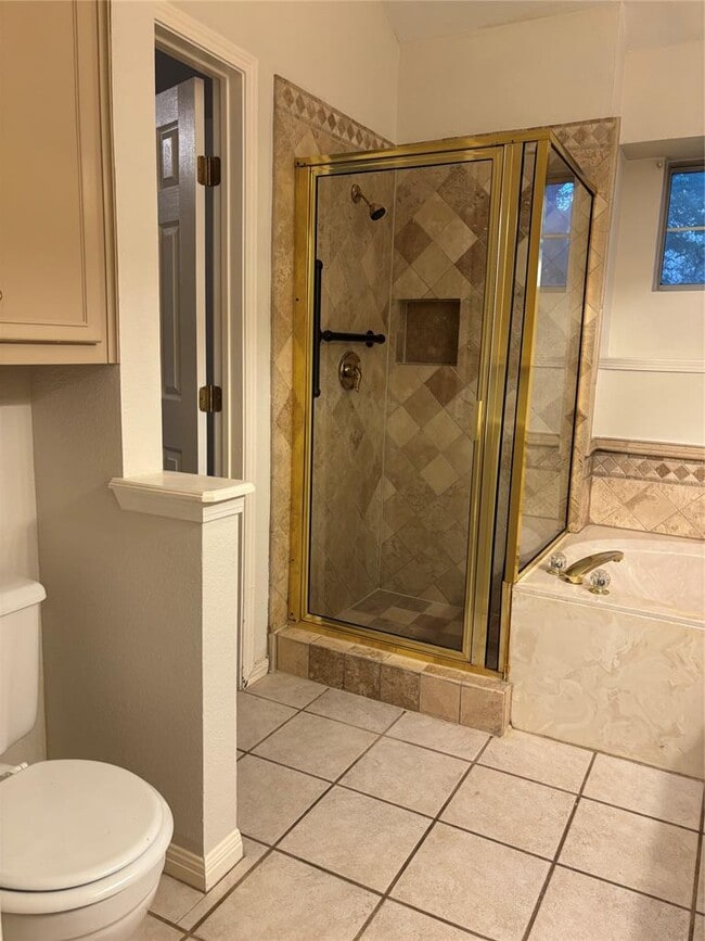 Building Photo - 4500 Abelia Dr