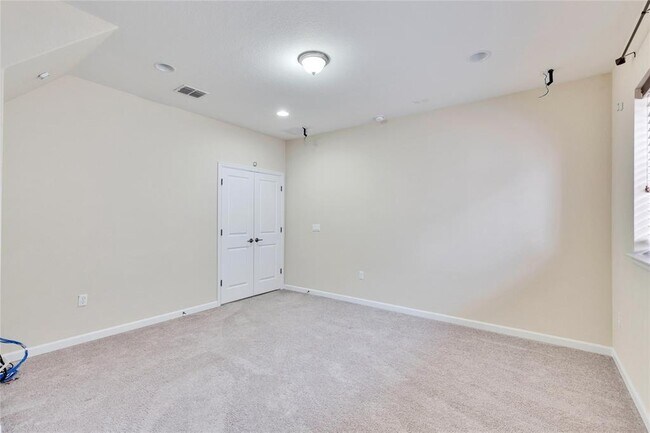 Building Photo - 14208 Tyburn Trail