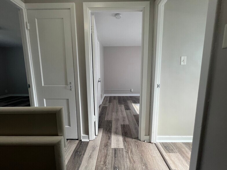 Building Photo - 124 Locust St