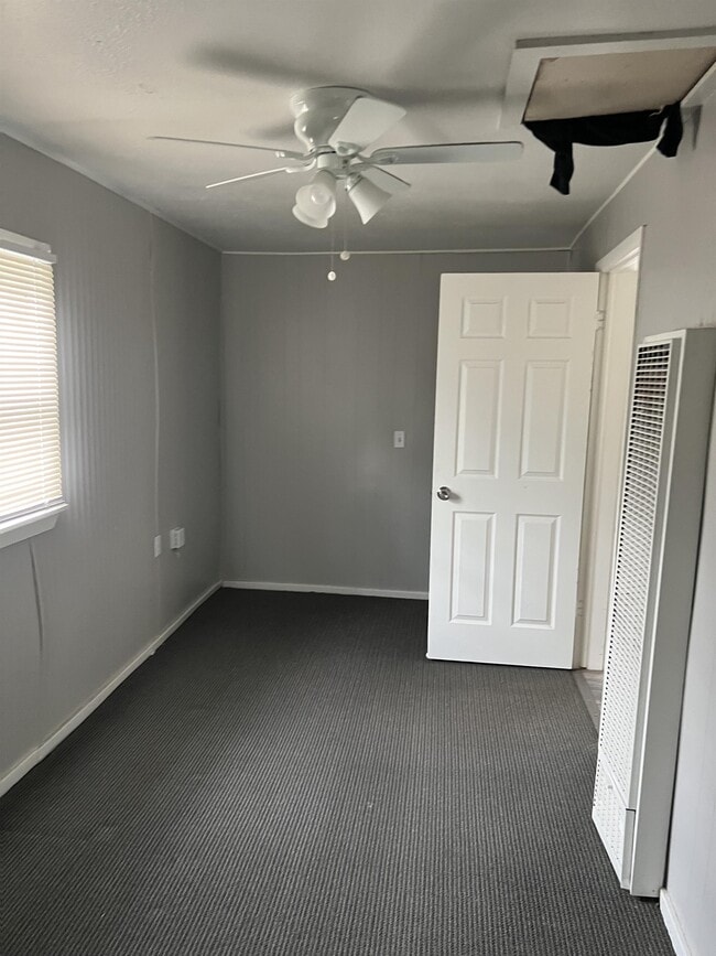 Building Photo - 4207 N Beaver Ave