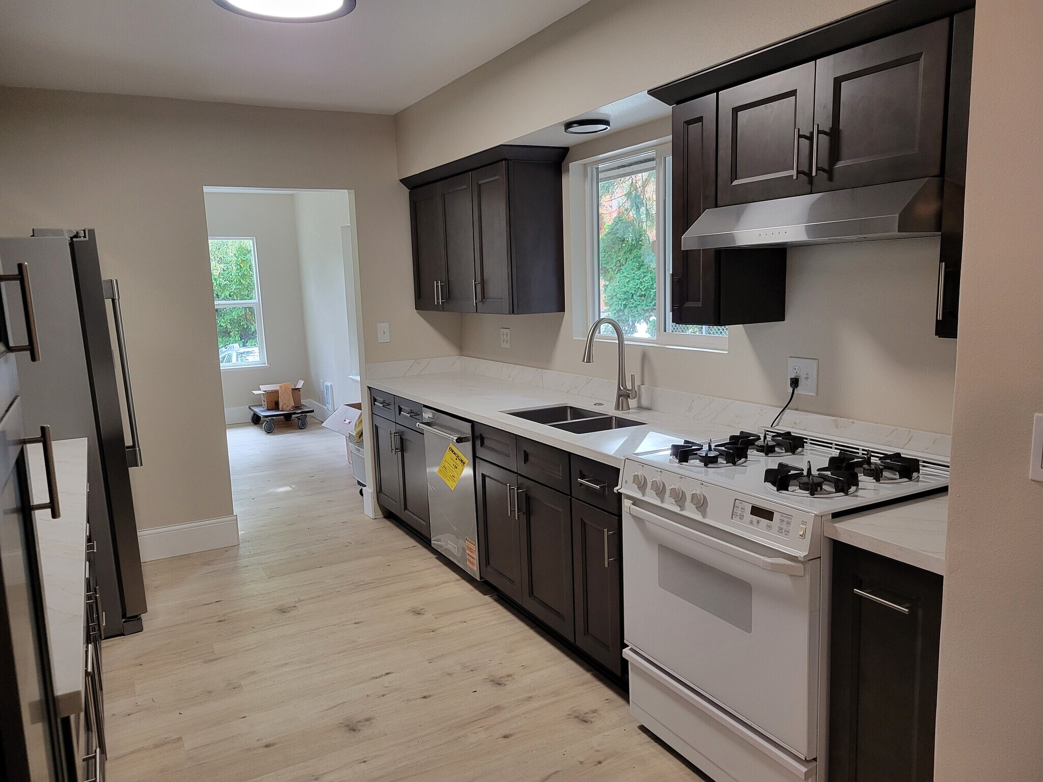 Building Photo - 12835 SW Grant Ave