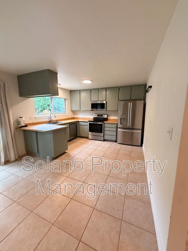 Building Photo - 950 Pembroke Way