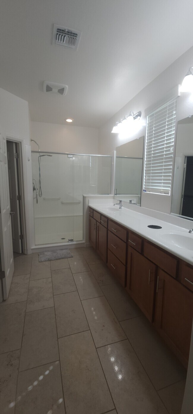 Building Photo - 3350 Big Sky Dr