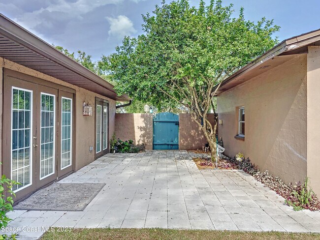 Building Photo - 305 Belmont Dr