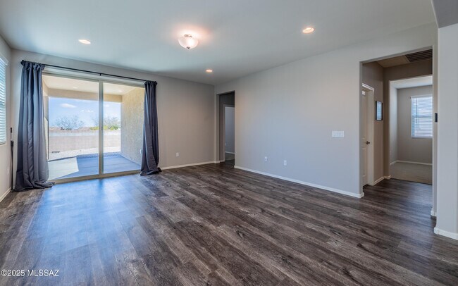 Building Photo - 10324 S Barlow Way