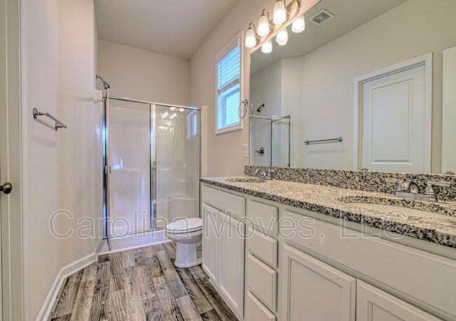 Building Photo - 904 Bryden Ln