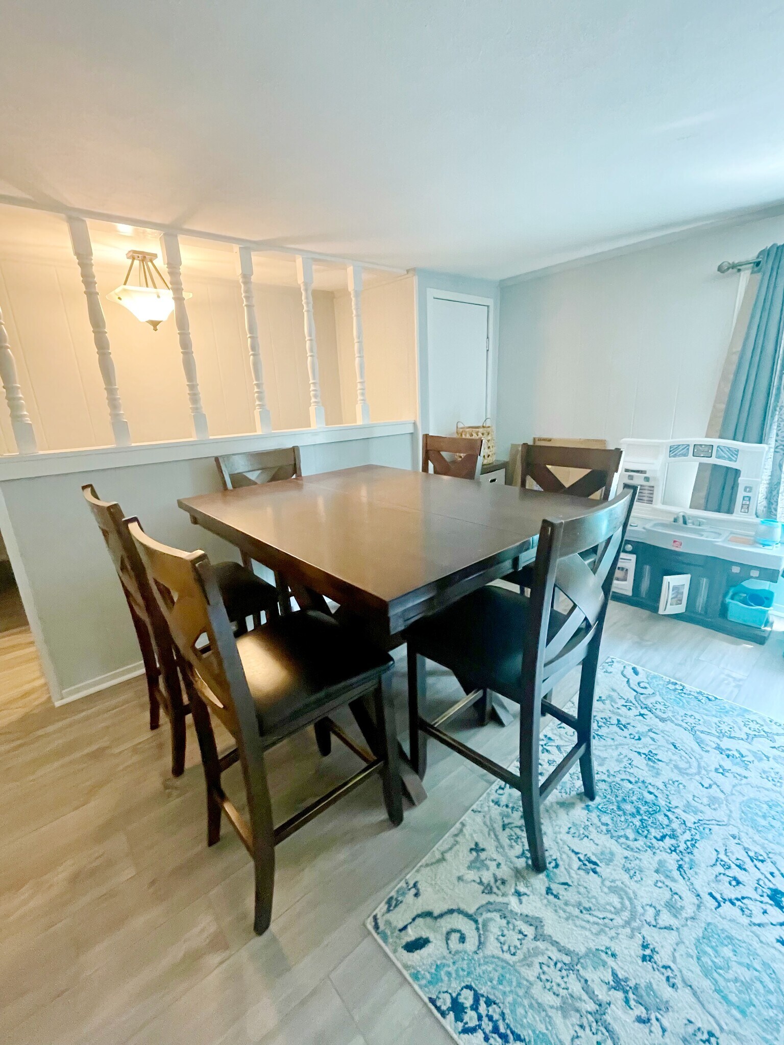 Dining Area - 5 River Rd