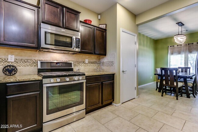 Building Photo - 1657 W Desperado Way