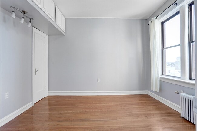 Building Photo - 42 Van Wagenen Ave