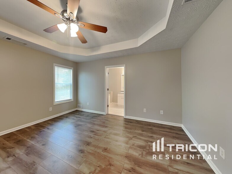 Building Photo - 1512 Riverglen Dr