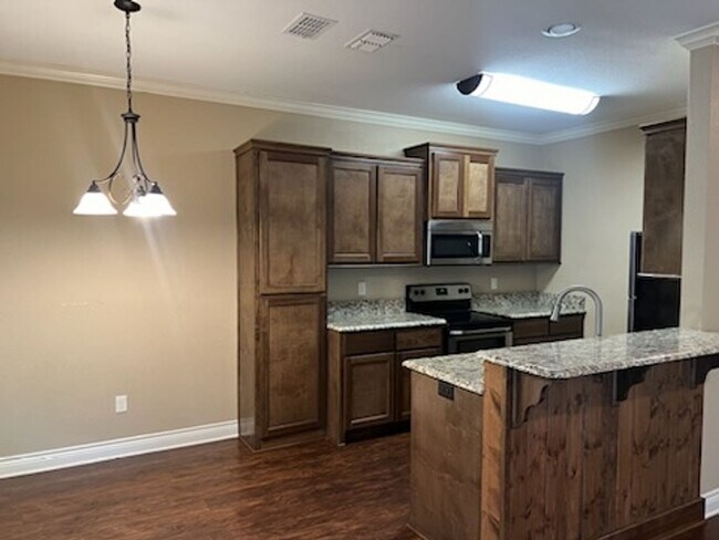 Building Photo - 3940 Mobley Cir