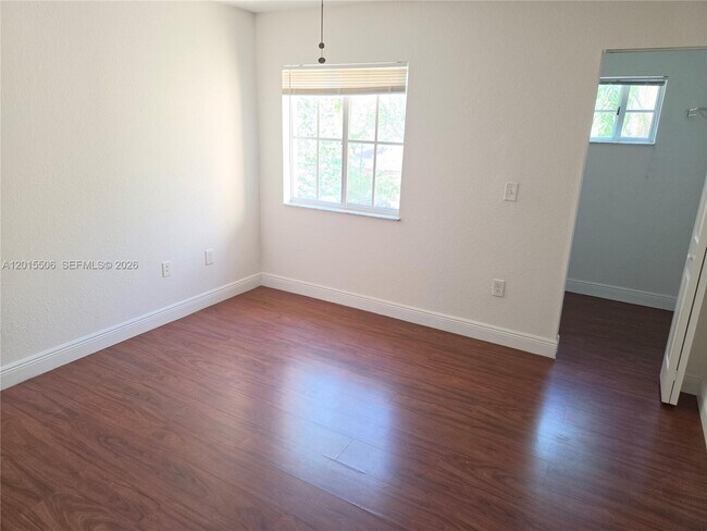 Building Photo - 2520 Centergate Dr
