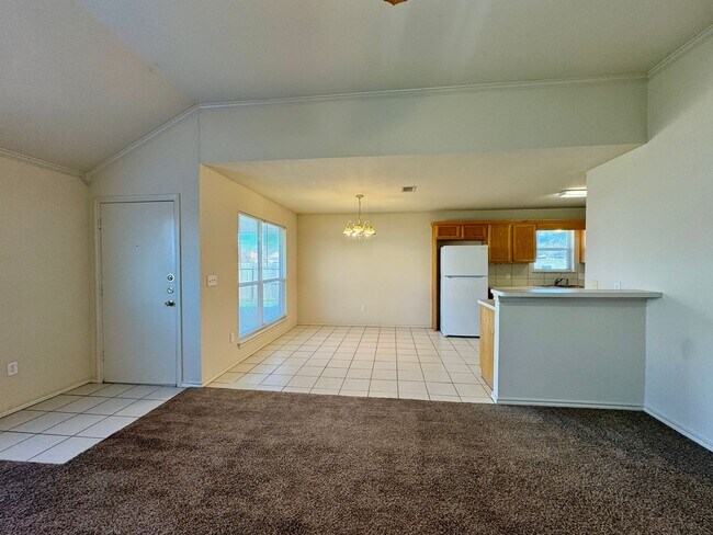Building Photo - 10201 Iris Ln