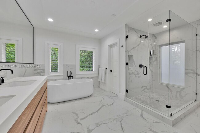 Building Photo - 6140 SW 90th St