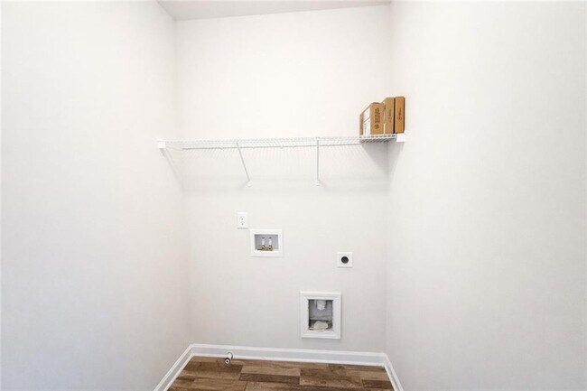 Building Photo - 5258 City Walk Dr