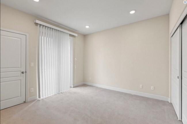 Building Photo - Amazing Newer Constructed 3br/2ba San Ramon Condo for Rent! Top Floor! Centrally Located for Conv...