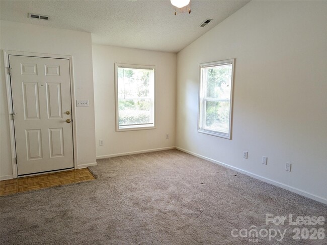 Building Photo - 108 Bogey Ln