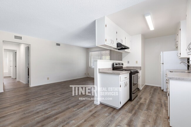 Building Photo - 10799 Coloma Rd