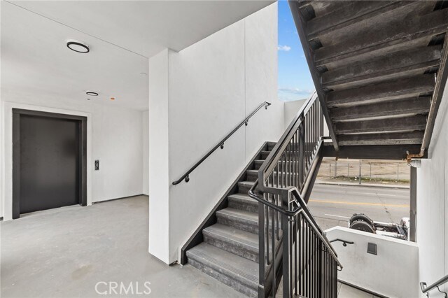 Building Photo - 12714 S Figueroa St