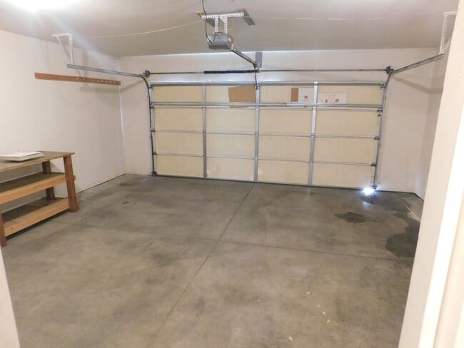 Building Photo - 3 Bed/2 Bath at Fountain Greens