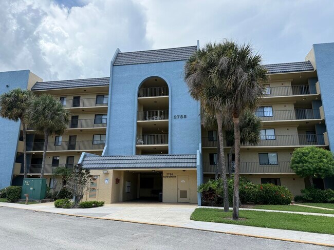Building Photo - 2788 Tennis Club Dr